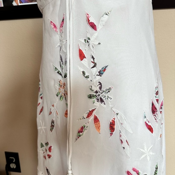 Farm Rio by Anthropologie White Embroidered Floral Maxi Dress. Size 4 - Picture 6 of 15